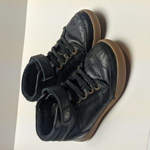 Stride Rite Toddler Leather Sneaker (black)